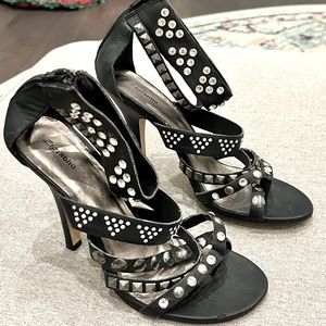 Zigi shoes. Size 8.5. Great for a sparkly New Year’s Eve outfit!!
